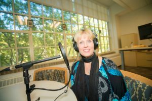 AdrianePodcast1-L-P-300x200